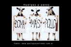 Imagem de trs vacas segurando cartazes incentivando a populao a comer mais frango. Palavras-chave: Huelga. Paro. Animales. Vaca. Carteles. Cartaz. Espanhol. Consumo. Alimento.