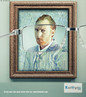 Nesta propaganda, o autorretrato do pintor holands Vincent Van Gogh  "corrigido" pelas lentes de uma determinada marca de culos.<br> <br> O pintor holands teria sofrido de xantopsia, uma perturbao visual caracterizada por todos os objetos observados pelo olho do doente parecerem amarelados.<br> <br> Palavras-chave: Propaganda. Intertextualidade. Arte. Doena.