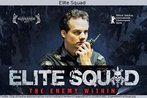 Foto do cartaz de divulgao do filme brasileiro Tropa de Elite, com o ttulo em ingls e o slogan "The enemy within" (O inimigo no interior [da corporao]). Palavras-chave: Polcia. Cinema. Wagner Moura. Rio de Janeiro. Trfico. Drogas. Cartaz. Slogan.