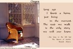 Verso do escritor indiano Deepak Chopra, acompanhado de uma foto da varanda de uma casa, onde h uma cadeira de balano.   Palavras-chave: Literatura. Deepak Chopra. Cultura. ndia. Simplicidade. Gneros textuais.
