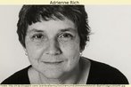 Foto da escritora e poetisa estadunidense Adrienne Rich [http://www.lem.seed.pr.gov.br/modules/conteudo/conteudo.php?conteudo=48], participante do grupo de artistas modernistas conhecidos como Beat generation. Palavras-chave: Feminismo. Poetisa. Literatura. Contracultura.