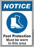 Foto de uma placa alertando sobre a necessidade do uso de botas de segurana em determinado local.  Palavras-chave: segurana, bota, calado, 5S, equipamento, acidente.