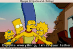 Captura de tela do filme "The Simpsons" (2007), em que se veem Margie, Homer e o beb Maggie andando de moto. Palavras-chave: Desenho animado. Transporte. Famlia. Romance. Descrio.