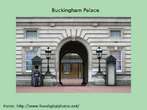Foto de uma das entradas do Palácio de Buckingham, residência oficial da realeza britânica. Palavras-chave: Entrada, Palácio. Buckingham. Residência. Rainha. Realeza. Inglaterra. Estereótipos. Imagens. Impressões.