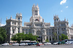 Foto com a vista do prdio da agncia dos Correios em frente a Cibeles, em Madri. Palavras-chave: Cibeles. Madri. Espanha. Praa. Correios. Cultura.