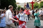 Imagem da Fiesta de las Curces, pode ser usada com o udio que leva o mesmo nome e faz uma descrio da foto. Palavras-chave: Fiesta de las Cruces. Descrio. Dana. Cultura.