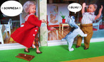 A onomatopeia relacionada a sons de animais pode variar bastante, de uma língua para outra, e de um país para outro. Quais outros elementos são exclusivos da língua espanhola, nesta imagem?  Palavras-chave:  Similaridades e diferenças. Descrição. Avô. Animal. Pessoas. Família. Surpresa. Visita.